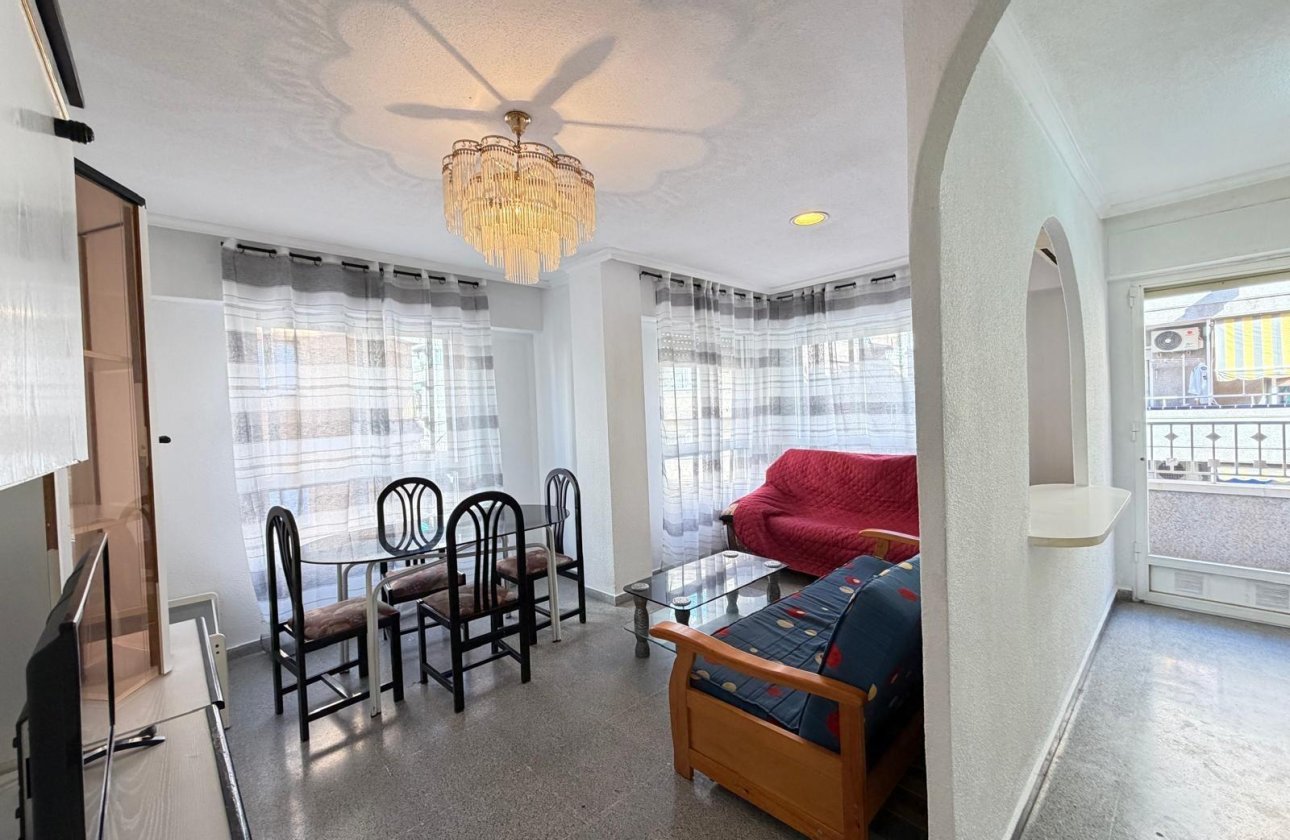 Herverkoop - Appartement -
Torrevieja - Playa del Cura