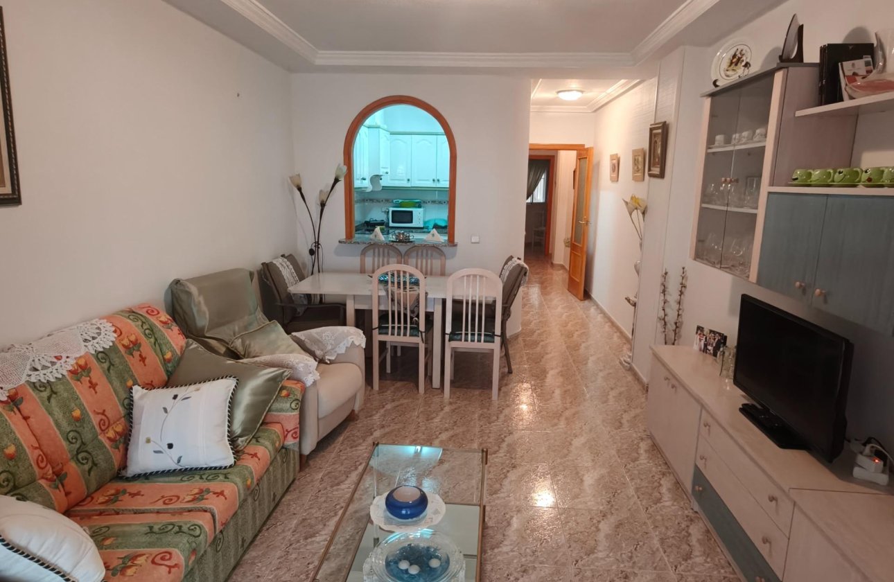Herverkoop - Appartement -
Torrevieja - Playa del Cura