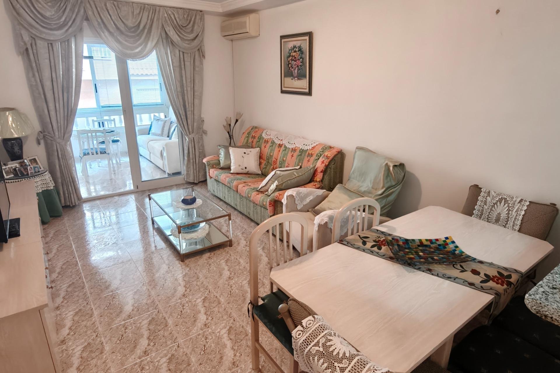 Herverkoop - Appartement -
Torrevieja - Playa del Cura