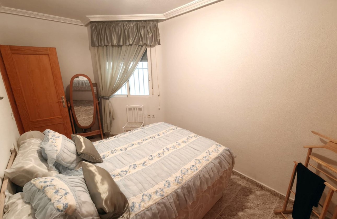 Herverkoop - Appartement -
Torrevieja - Playa del Cura