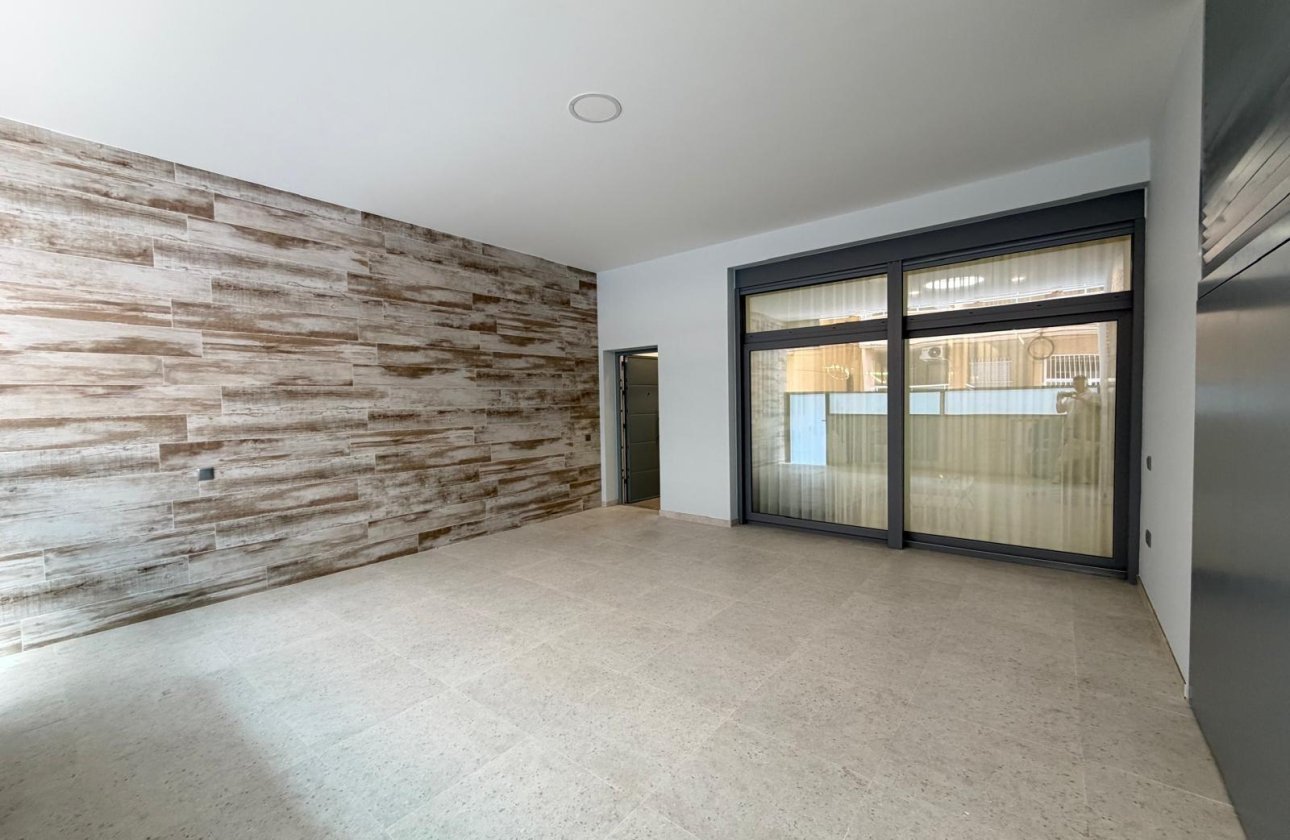 Herverkoop - Appartement -
Torrevieja - Playa del Cura