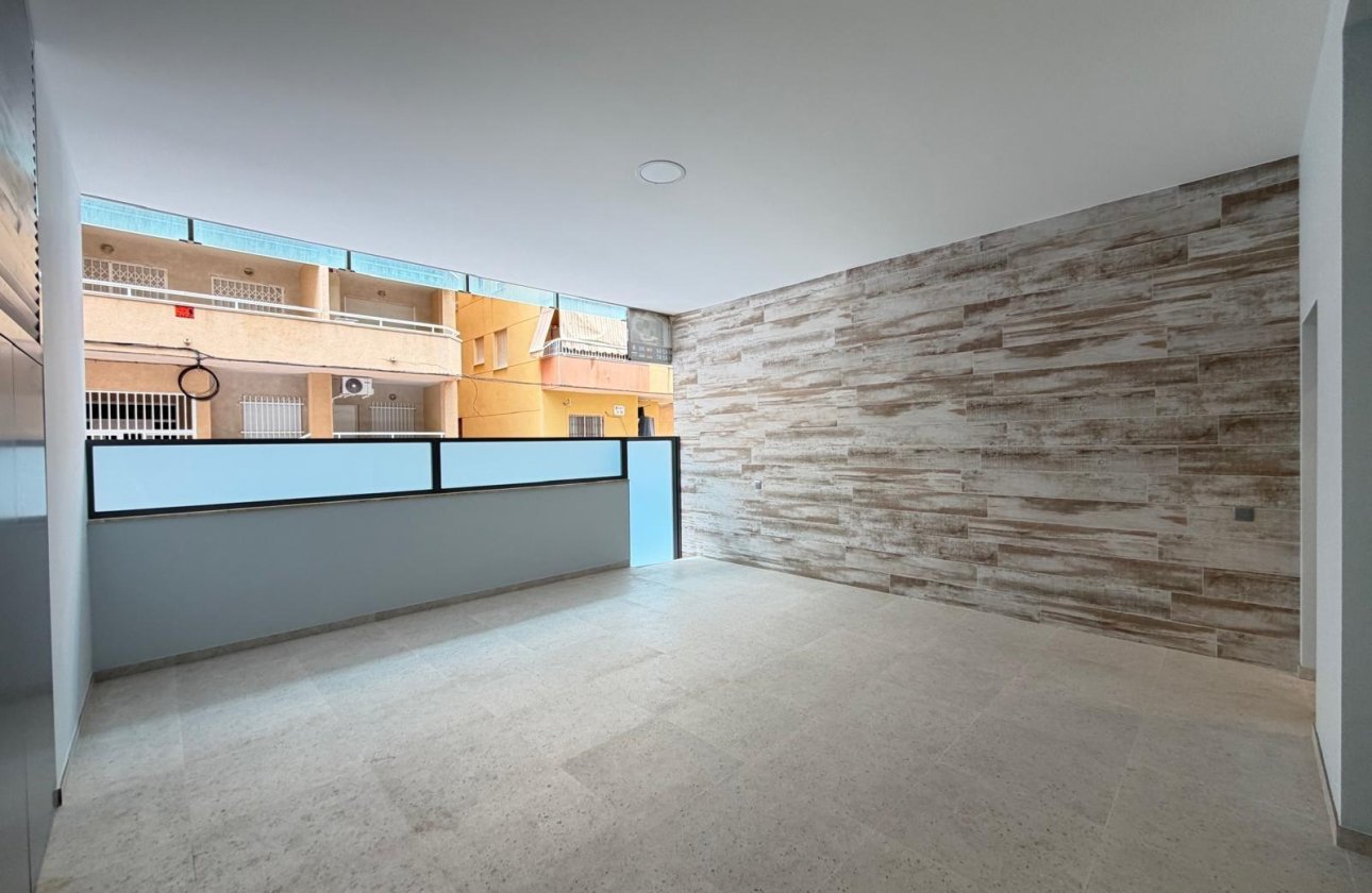 Herverkoop - Appartement -
Torrevieja - Playa del Cura