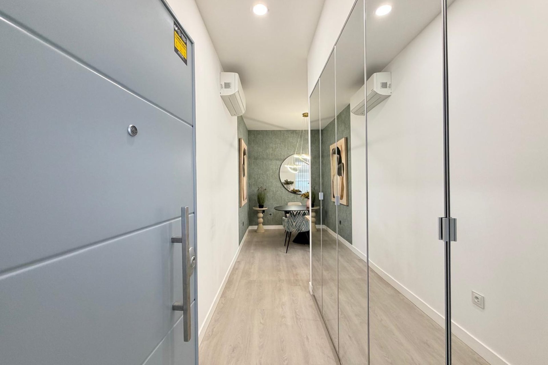 Herverkoop - Appartement -
Torrevieja - Playa del Cura