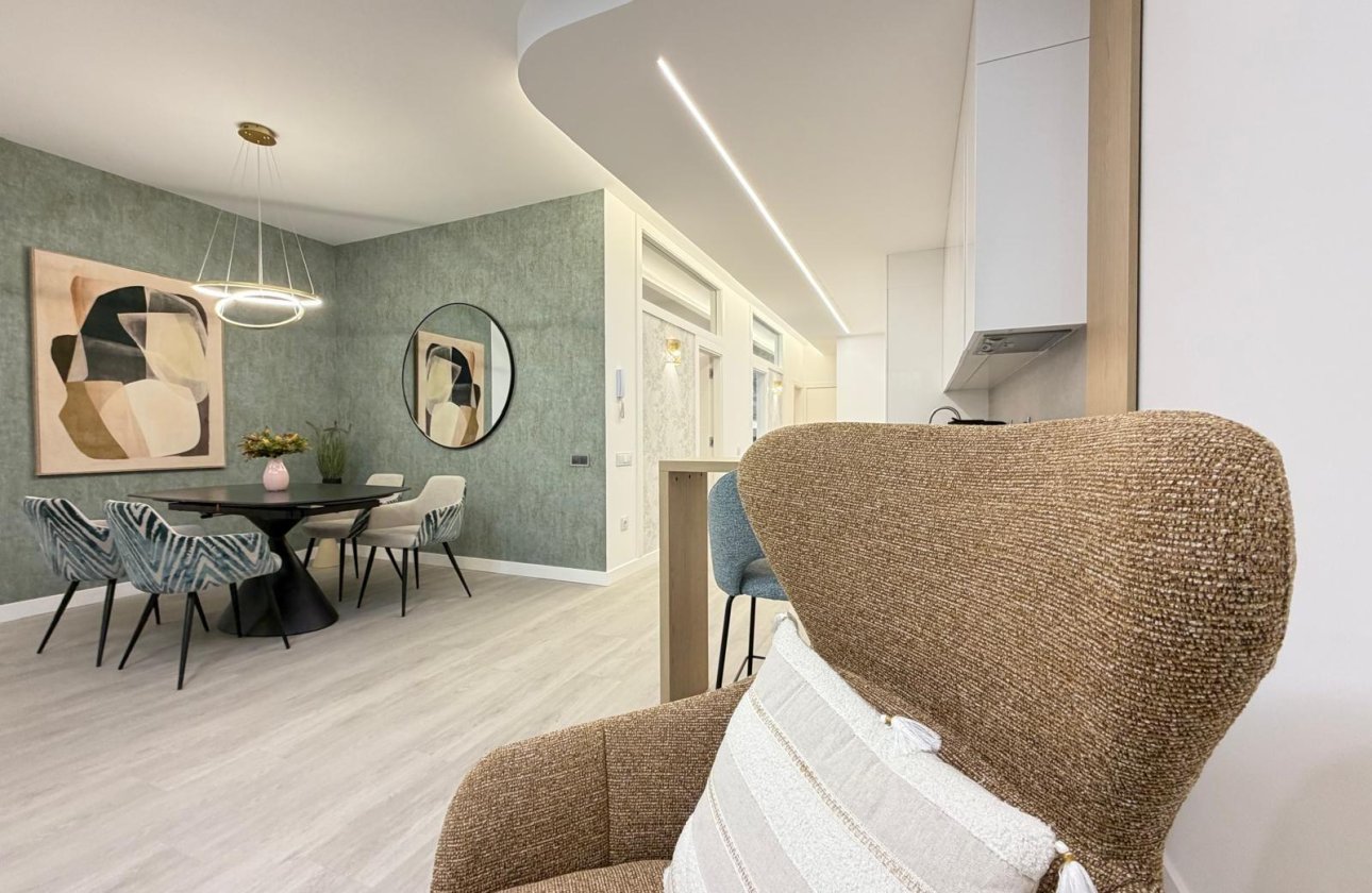 Herverkoop - Appartement -
Torrevieja - Playa del Cura