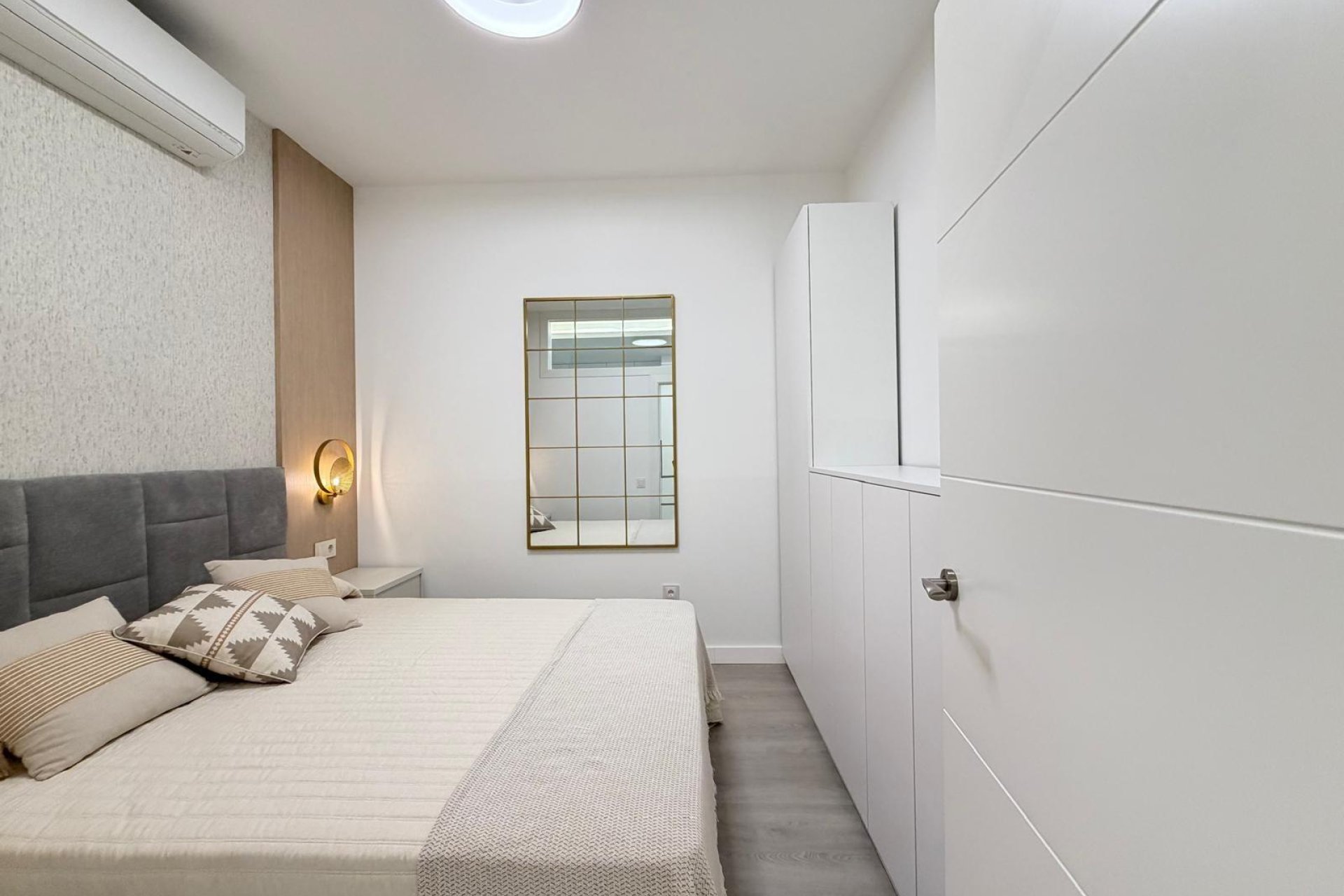 Herverkoop - Appartement -
Torrevieja - Playa del Cura