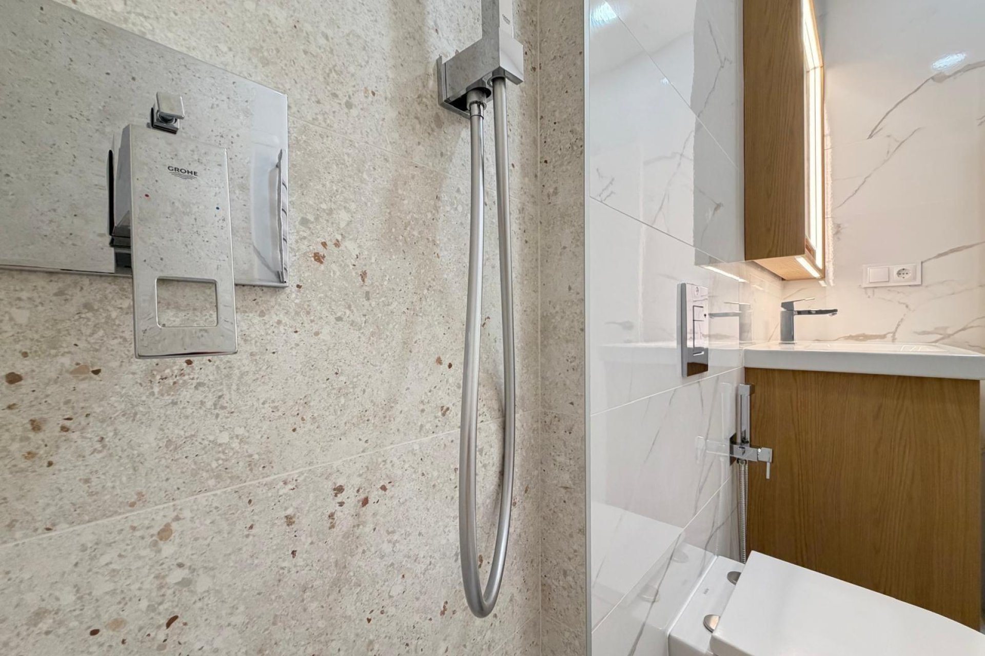 Herverkoop - Appartement -
Torrevieja - Playa del Cura
