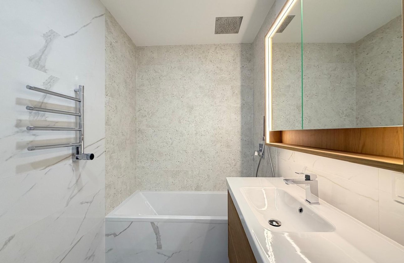 Herverkoop - Appartement -
Torrevieja - Playa del Cura