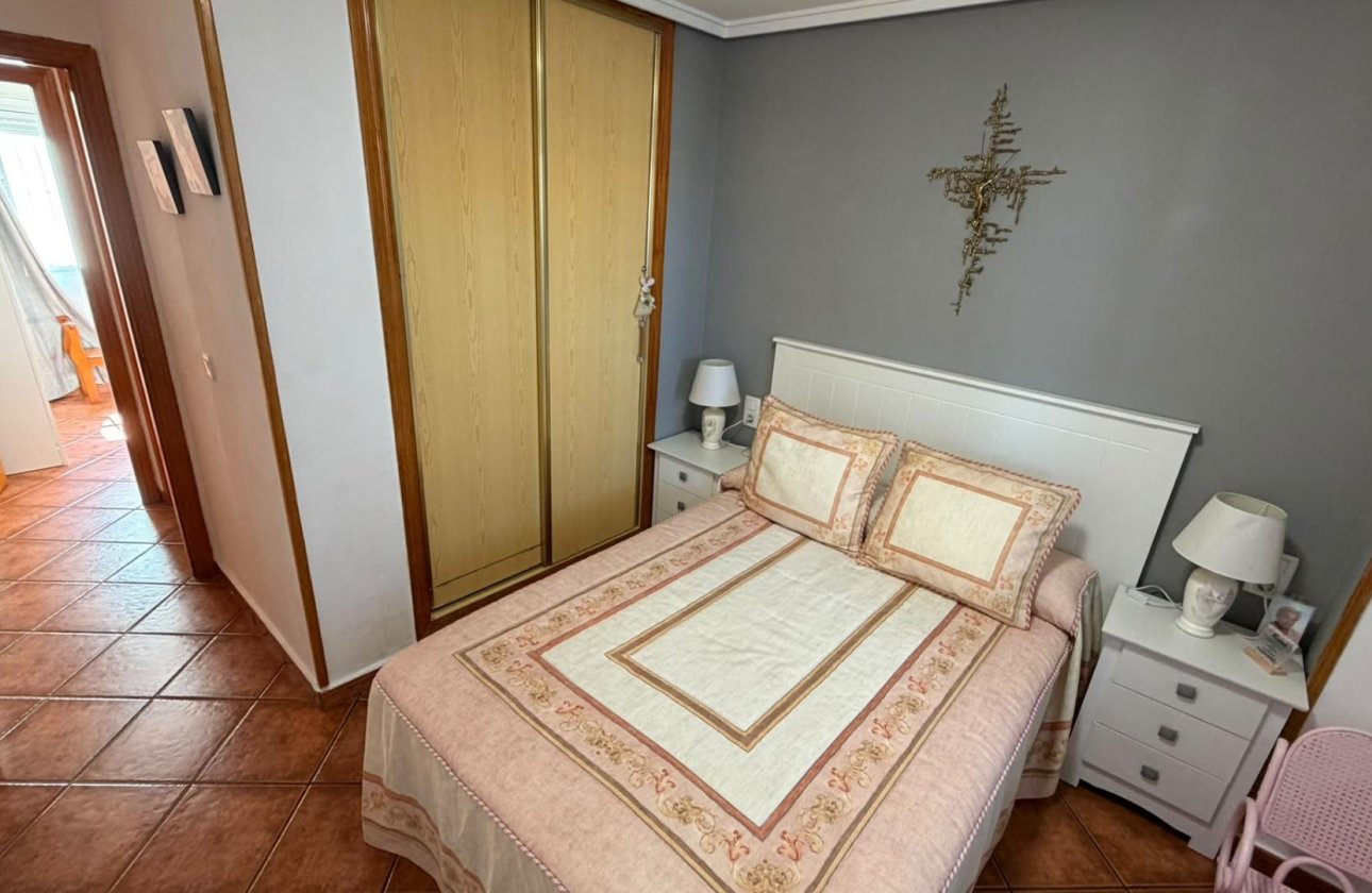 Herverkoop - Appartement -
Torrevieja - Playa del Cura