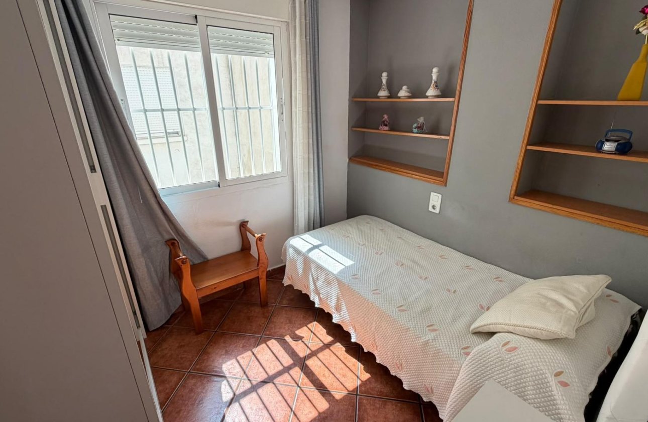 Herverkoop - Appartement -
Torrevieja - Playa del Cura