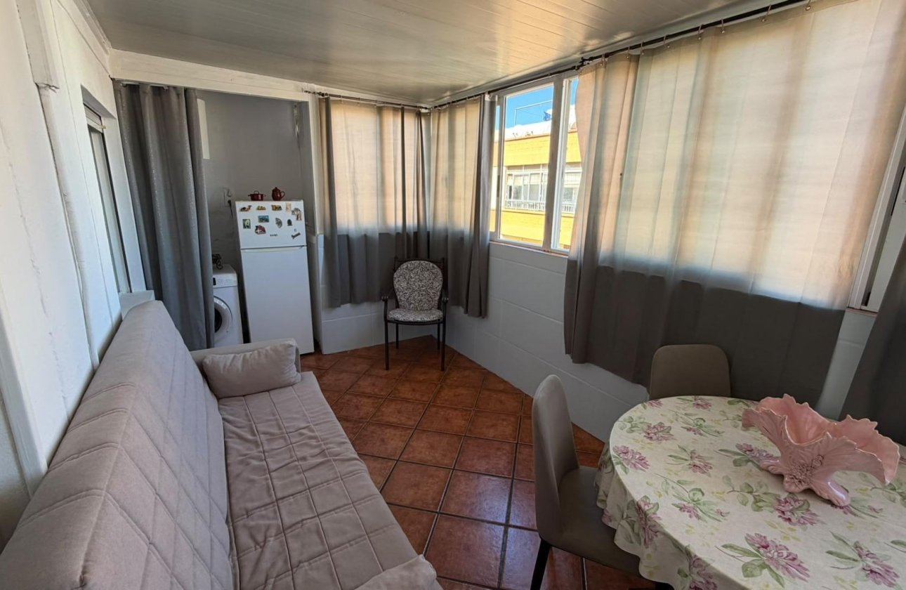 Herverkoop - Appartement -
Torrevieja - Playa del Cura