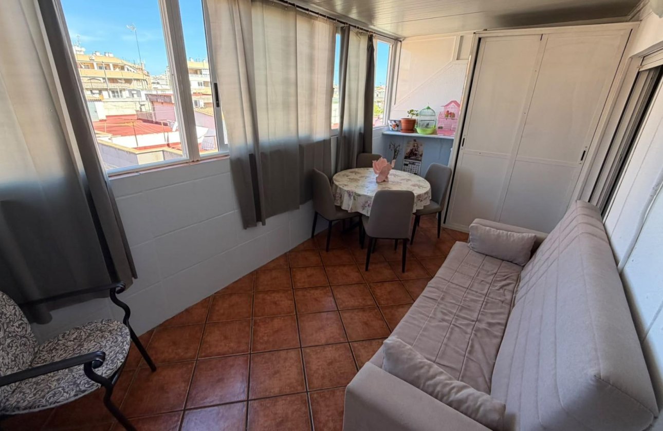 Herverkoop - Appartement -
Torrevieja - Playa del Cura