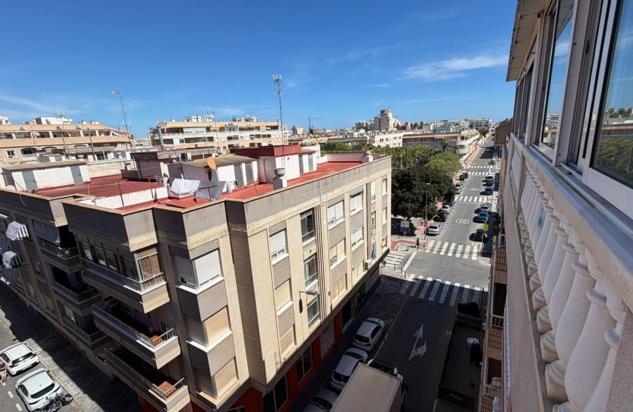 Herverkoop - Appartement -
Torrevieja - Playa del Cura
