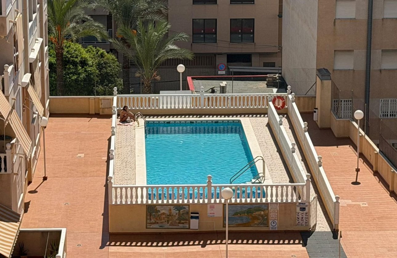 Herverkoop - Appartement -
Torrevieja - Playa del Cura