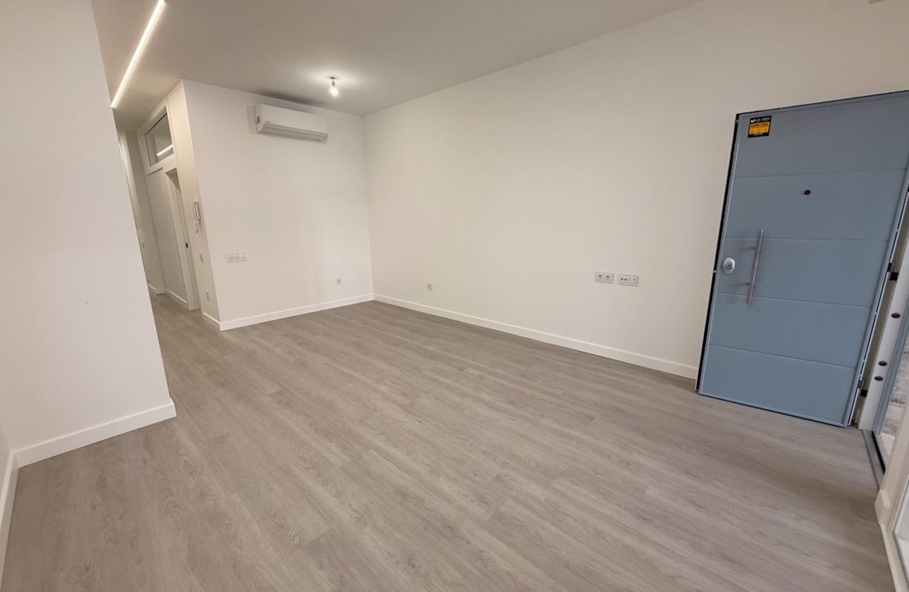 Herverkoop - Appartement -
Torrevieja - Playa del Cura