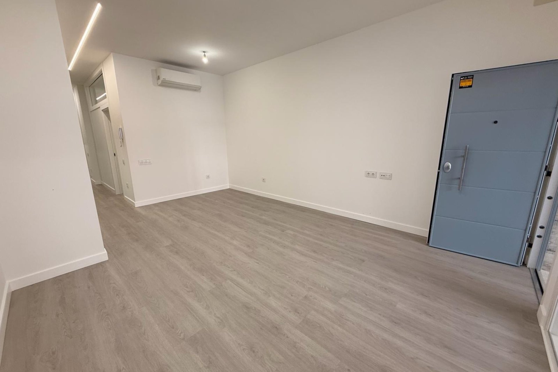 Herverkoop - Appartement -
Torrevieja - Playa del Cura