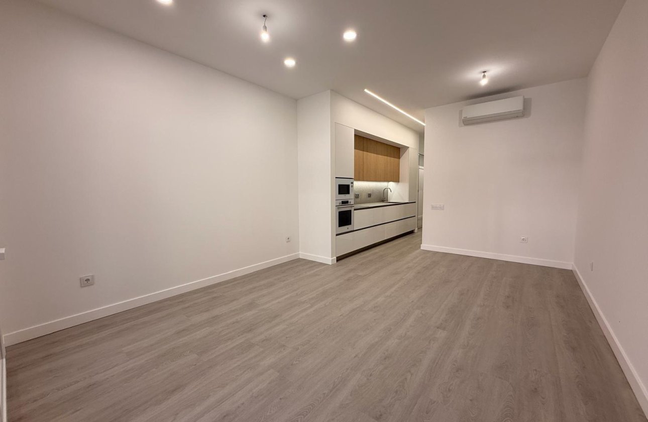 Herverkoop - Appartement -
Torrevieja - Playa del Cura