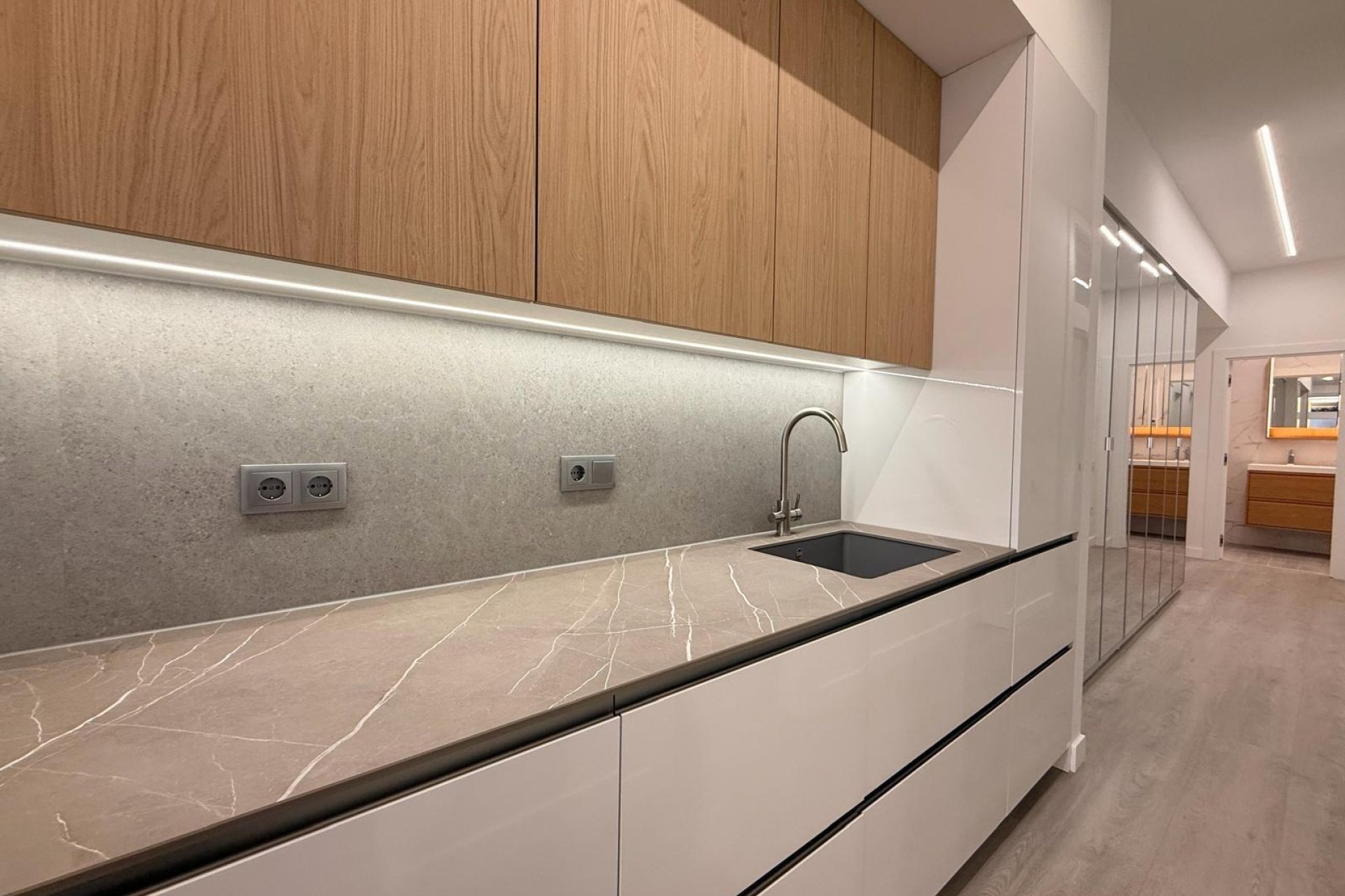 Herverkoop - Appartement -
Torrevieja - Playa del Cura