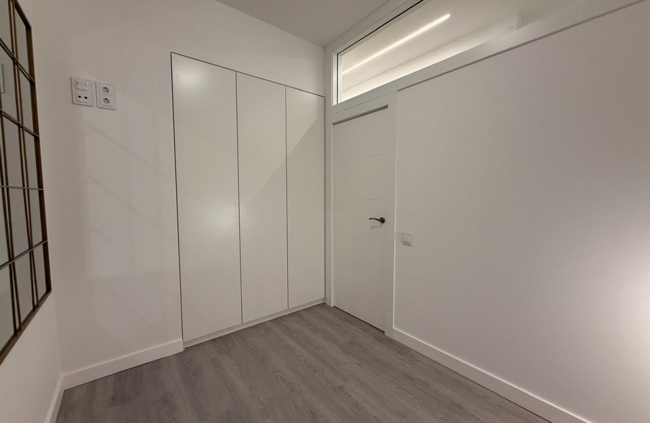 Herverkoop - Appartement -
Torrevieja - Playa del Cura