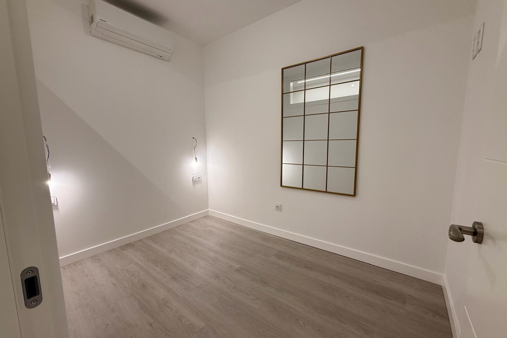 Herverkoop - Appartement -
Torrevieja - Playa del Cura