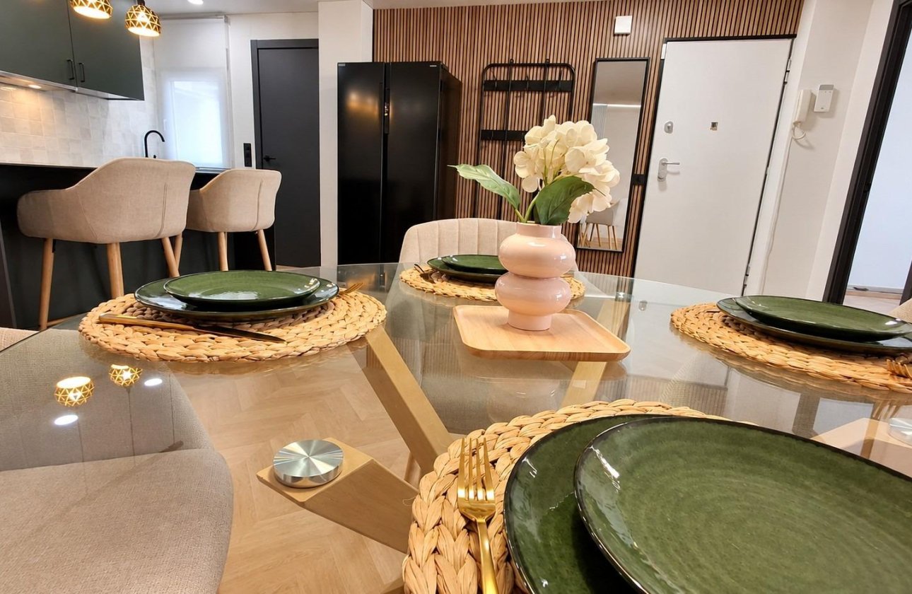Herverkoop - Appartement -
Torrevieja - Playa del Cura