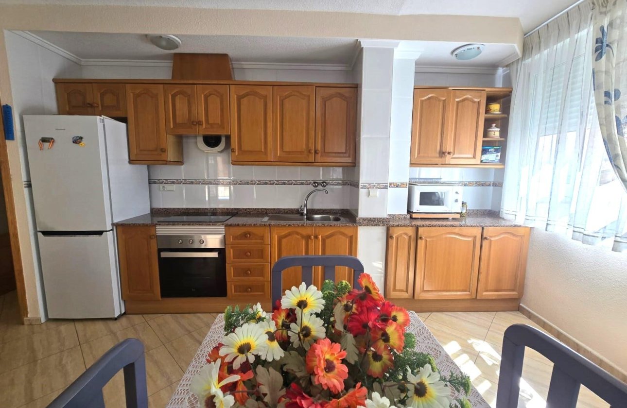 Herverkoop - Appartement -
Torrevieja - Playa del Cura