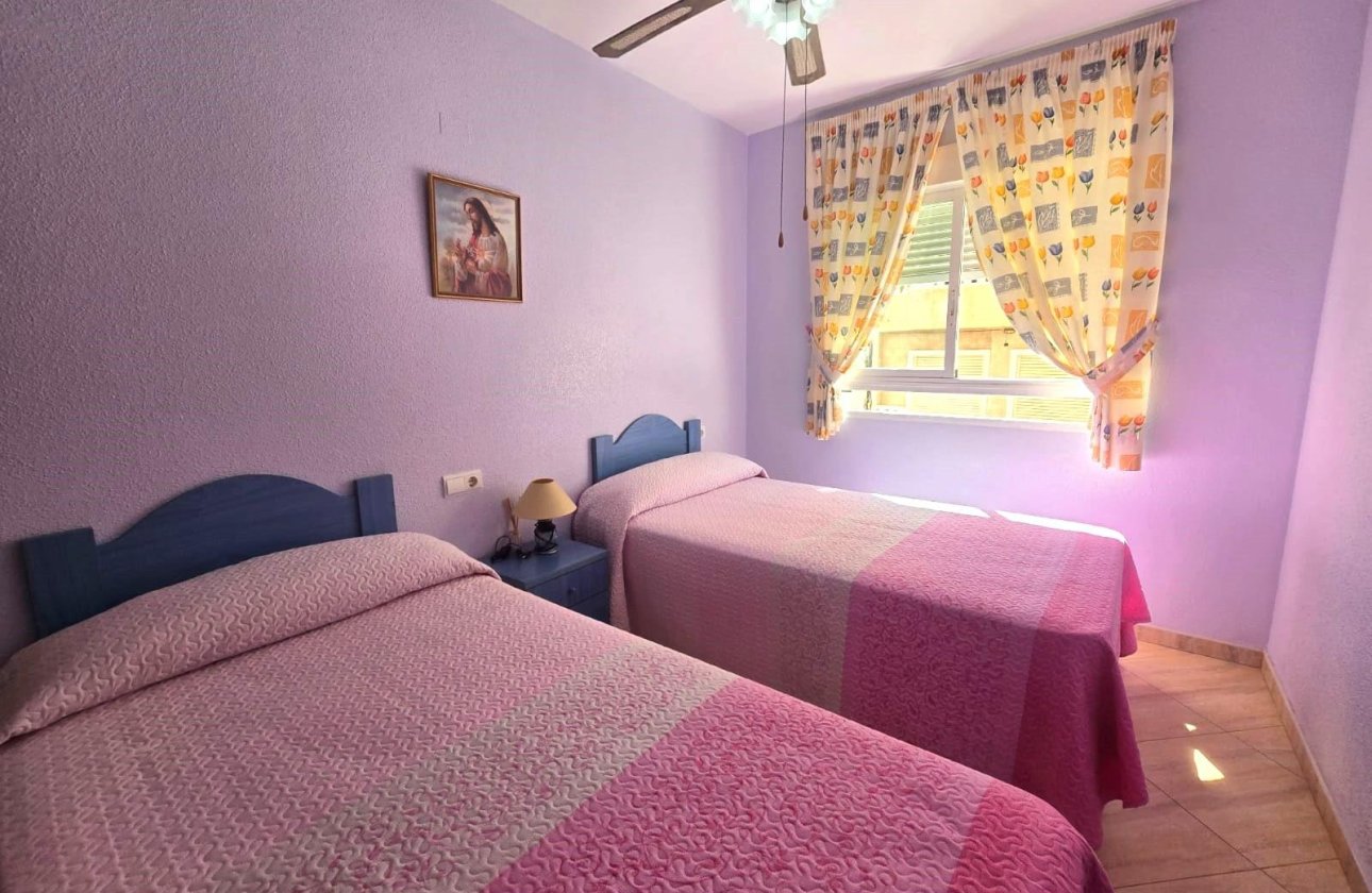 Herverkoop - Appartement -
Torrevieja - Playa del Cura