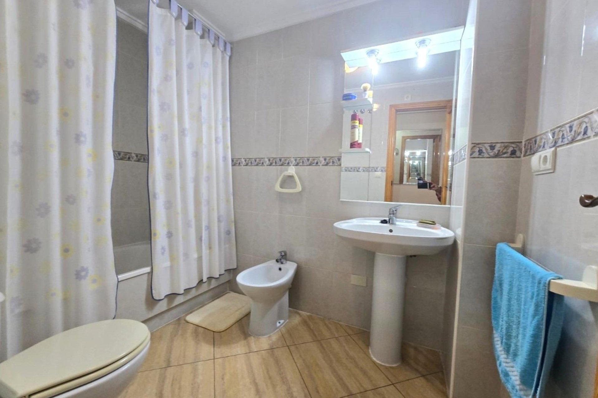 Herverkoop - Appartement -
Torrevieja - Playa del Cura