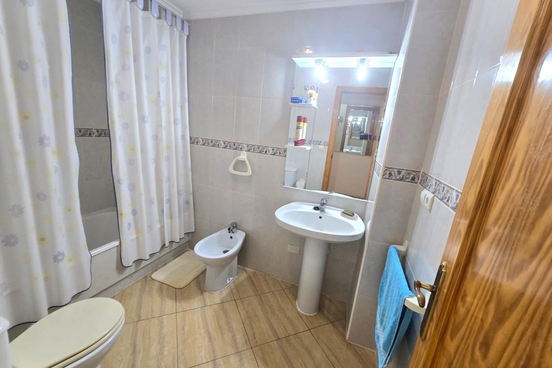 Herverkoop - Appartement -
Torrevieja - Playa del Cura