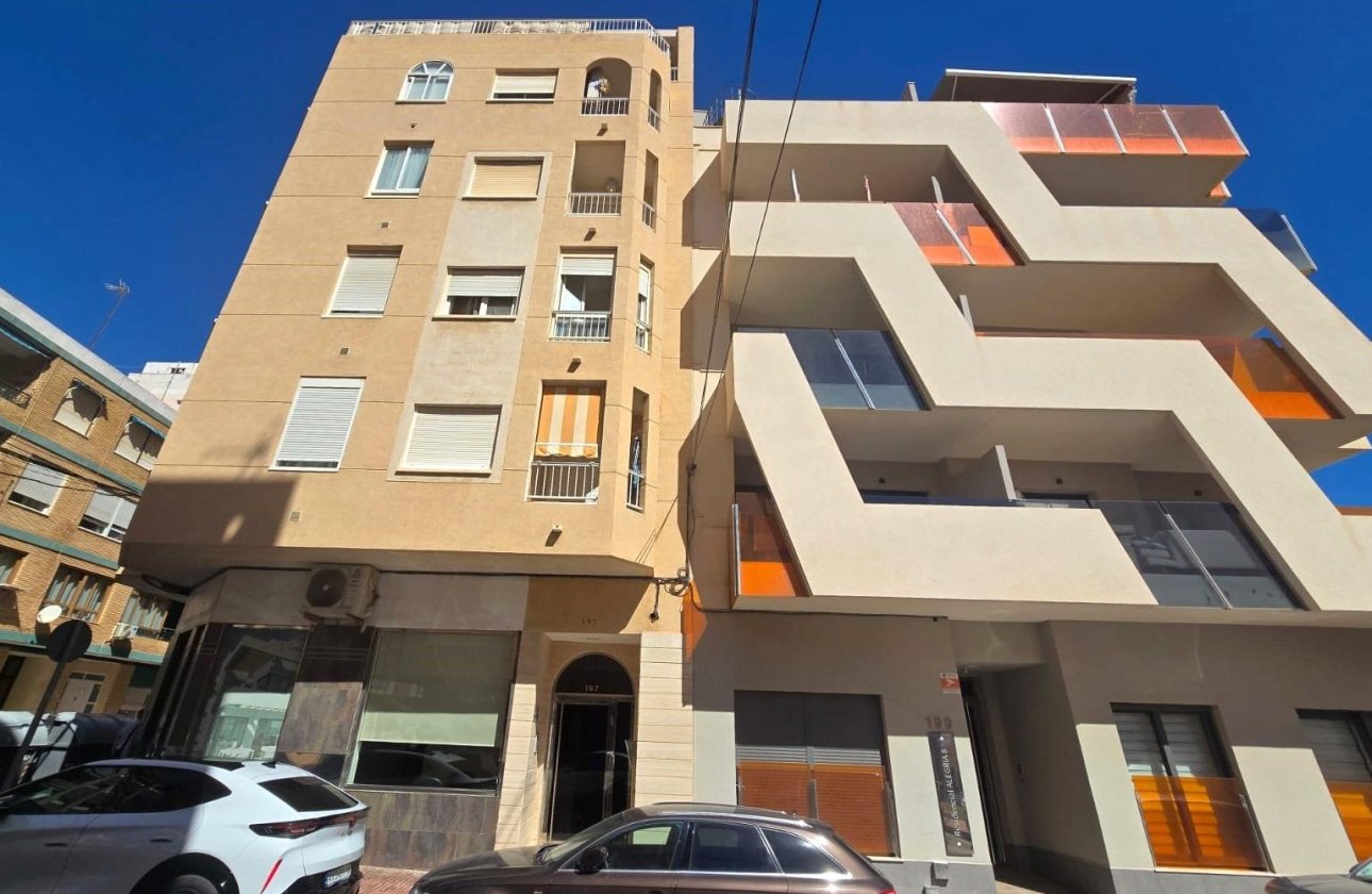 Herverkoop - Appartement -
Torrevieja - Playa del Cura