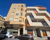 Herverkoop - Appartement -
Torrevieja - Playa del Cura