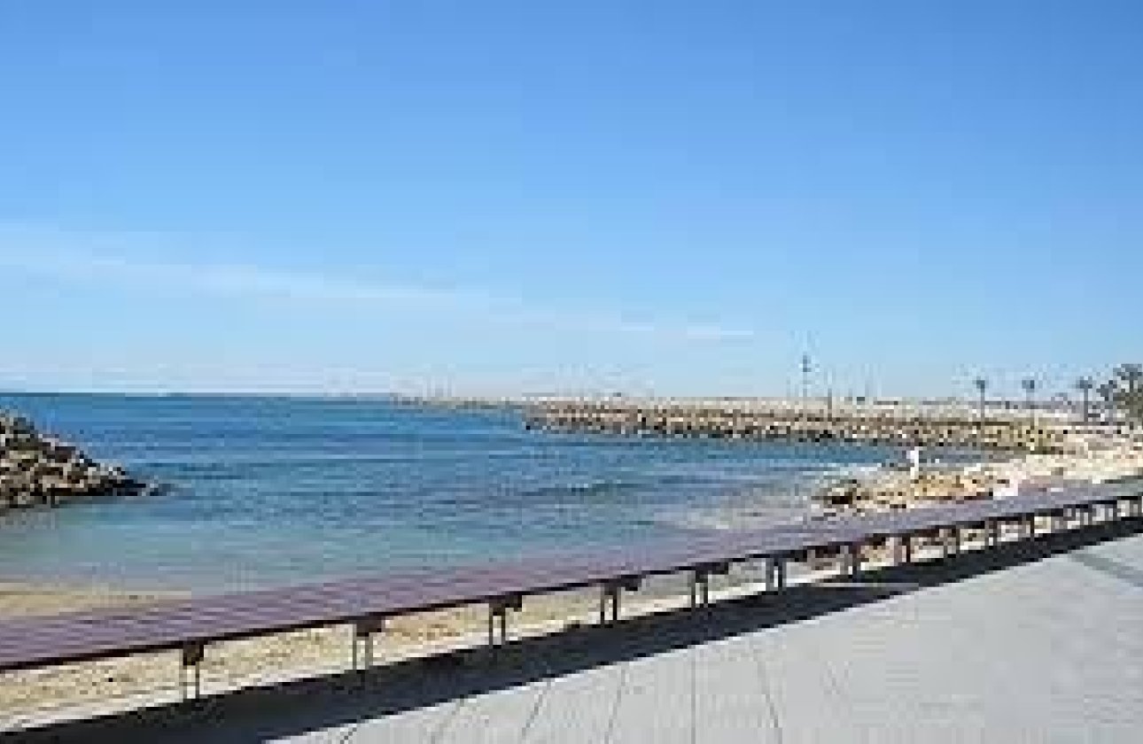 Herverkoop - Appartement -
Torrevieja - Playa del Cura