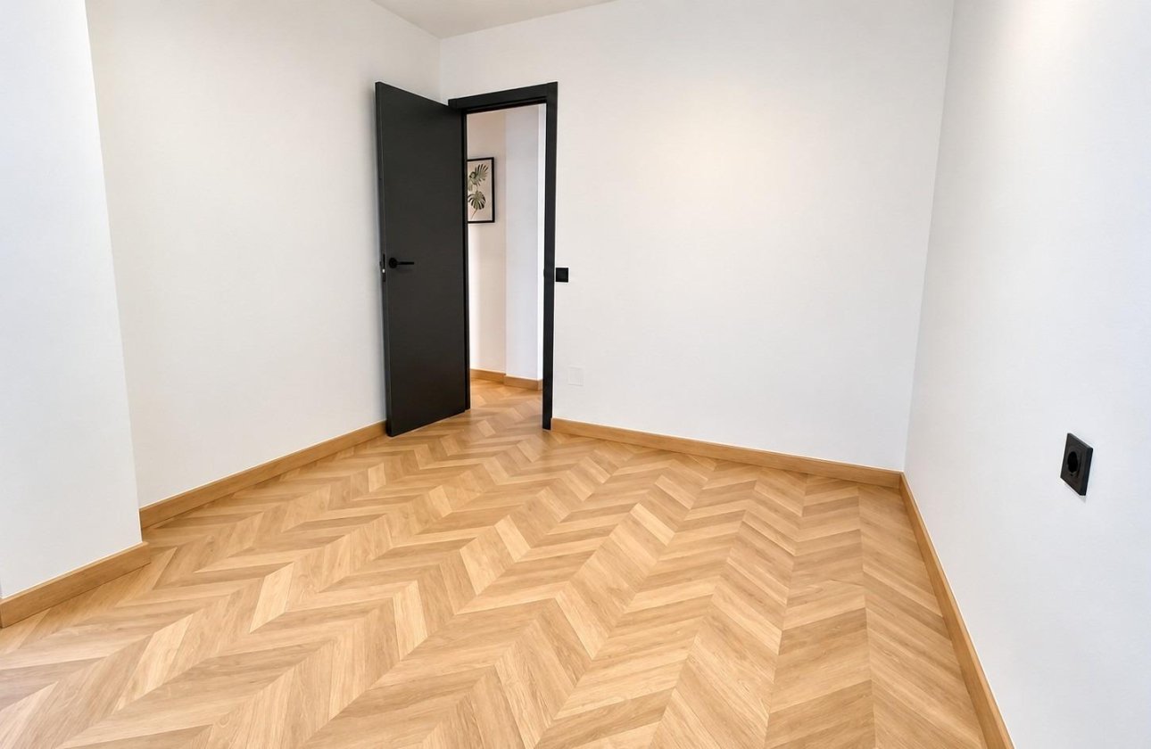 Herverkoop - Appartement -
Torrevieja - Playa del Cura