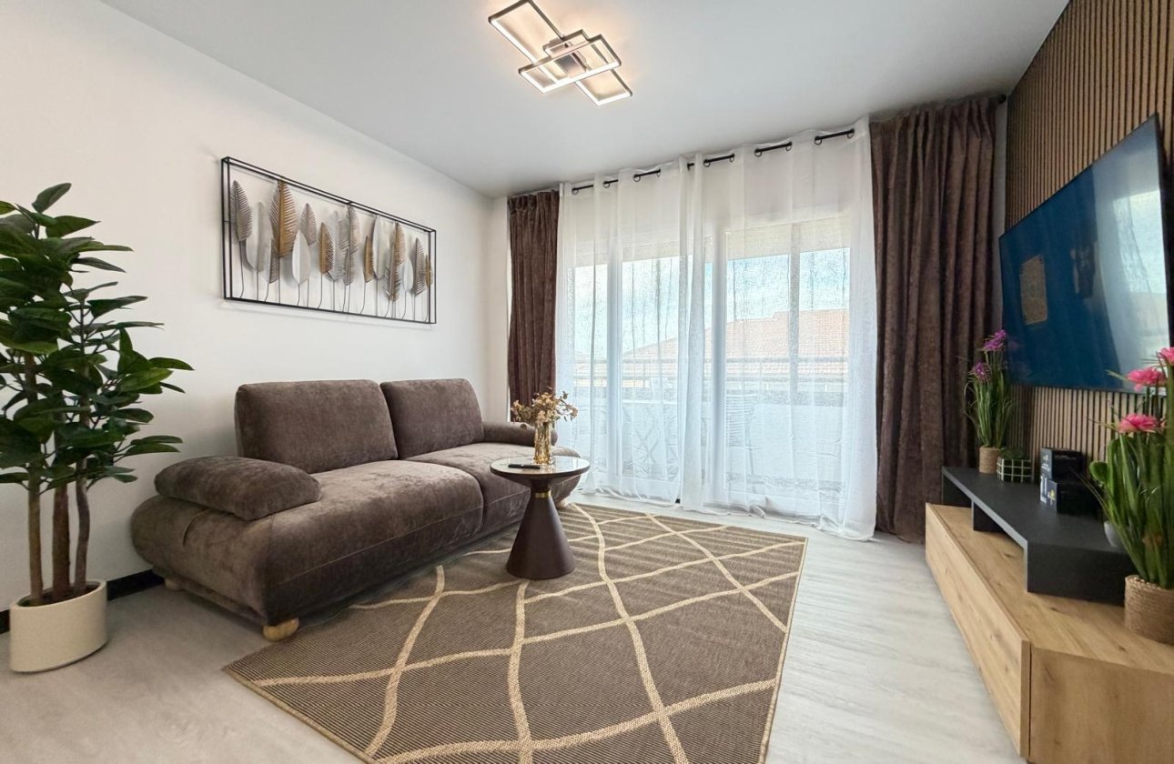 Herverkoop - Appartement -
Torrevieja - Playa del Cura