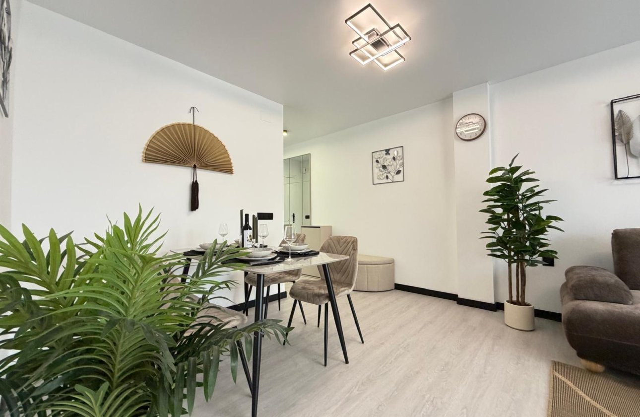 Herverkoop - Appartement -
Torrevieja - Playa del Cura