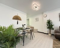 Herverkoop - Appartement -
Torrevieja - Playa del Cura