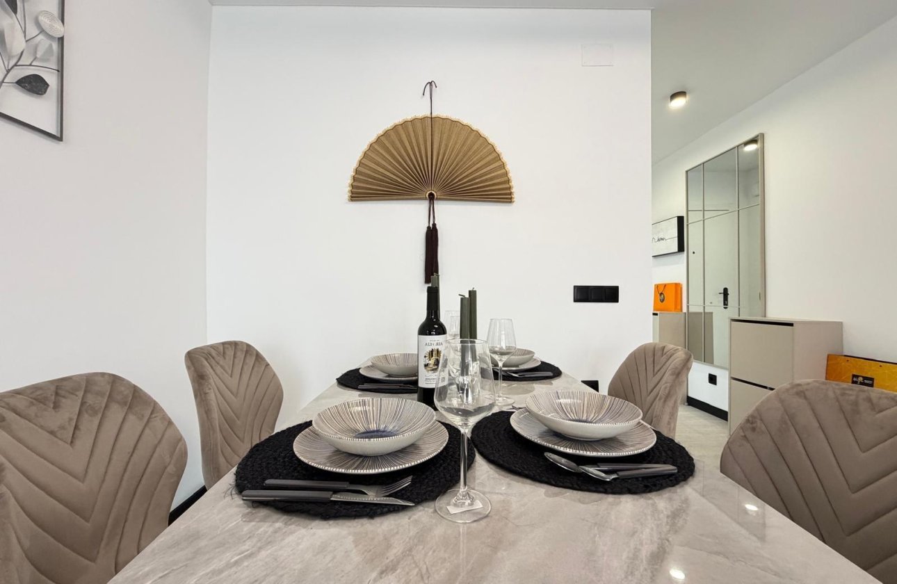 Herverkoop - Appartement -
Torrevieja - Playa del Cura