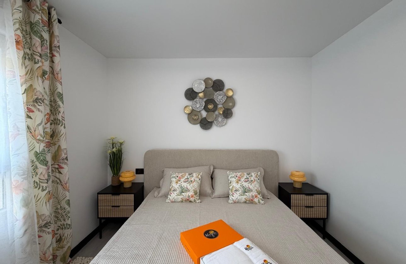 Herverkoop - Appartement -
Torrevieja - Playa del Cura