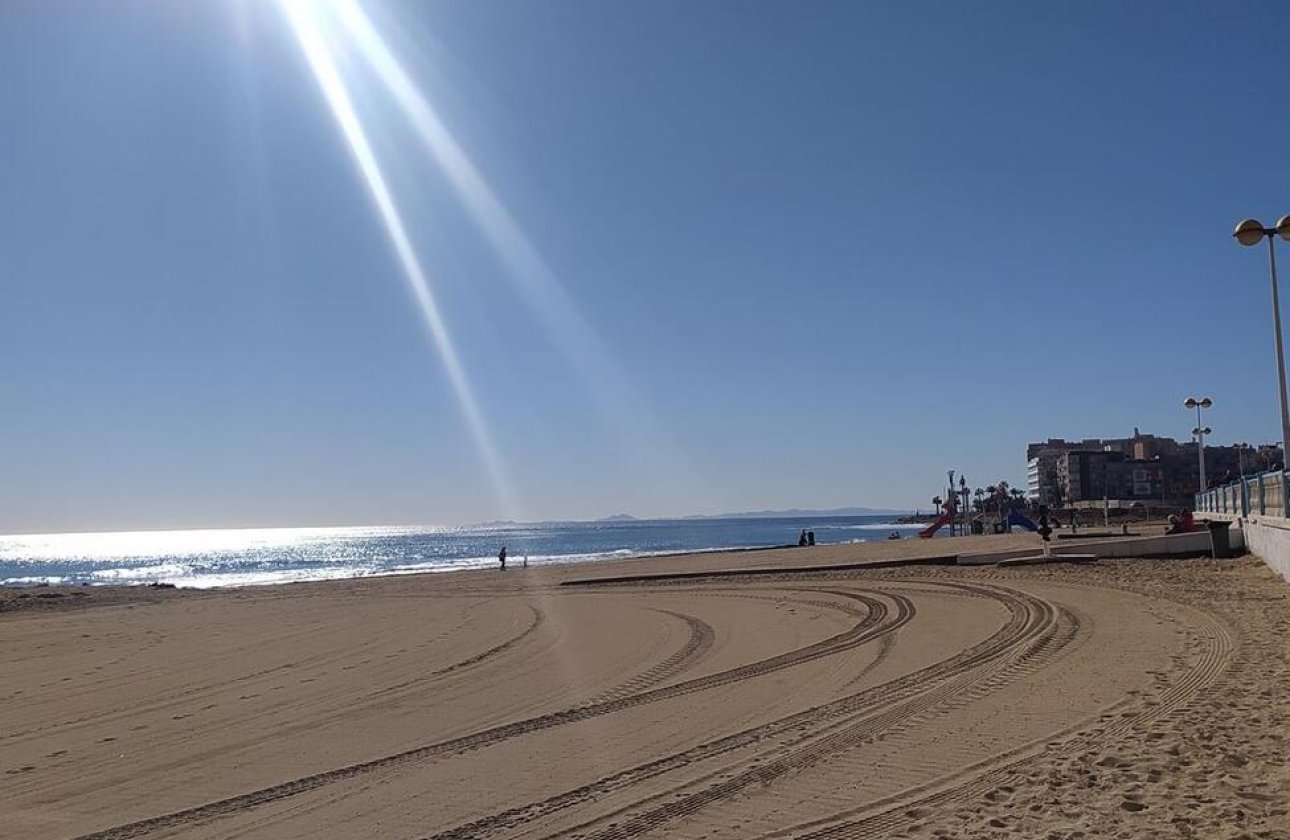 Herverkoop - Appartement -
Torrevieja - PLAYA LOS LOCOS