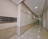 Herverkoop - Appartement -
Torrevieja - Puerto Deportivo