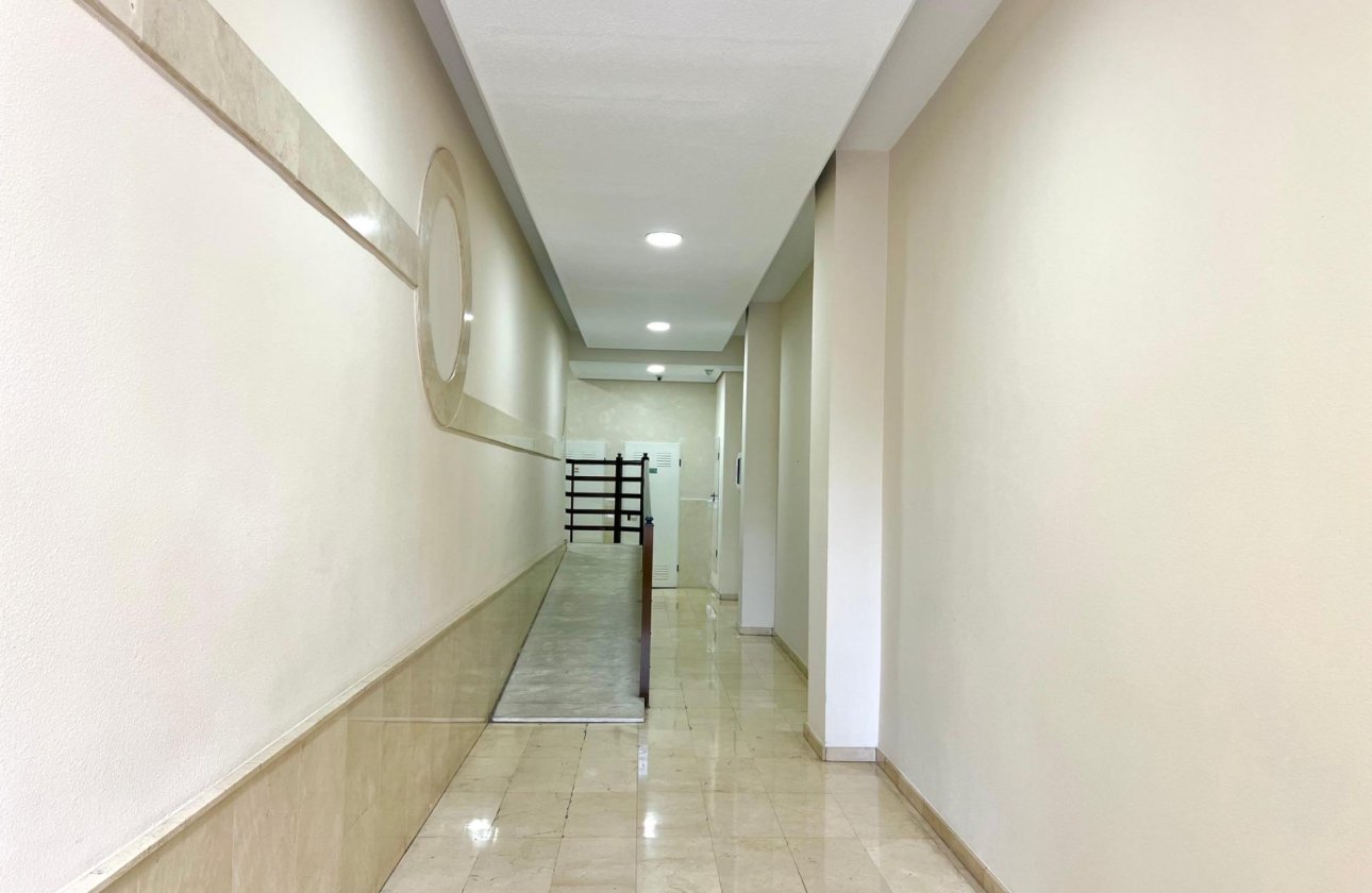Herverkoop - Appartement -
Torrevieja - Puerto Deportivo