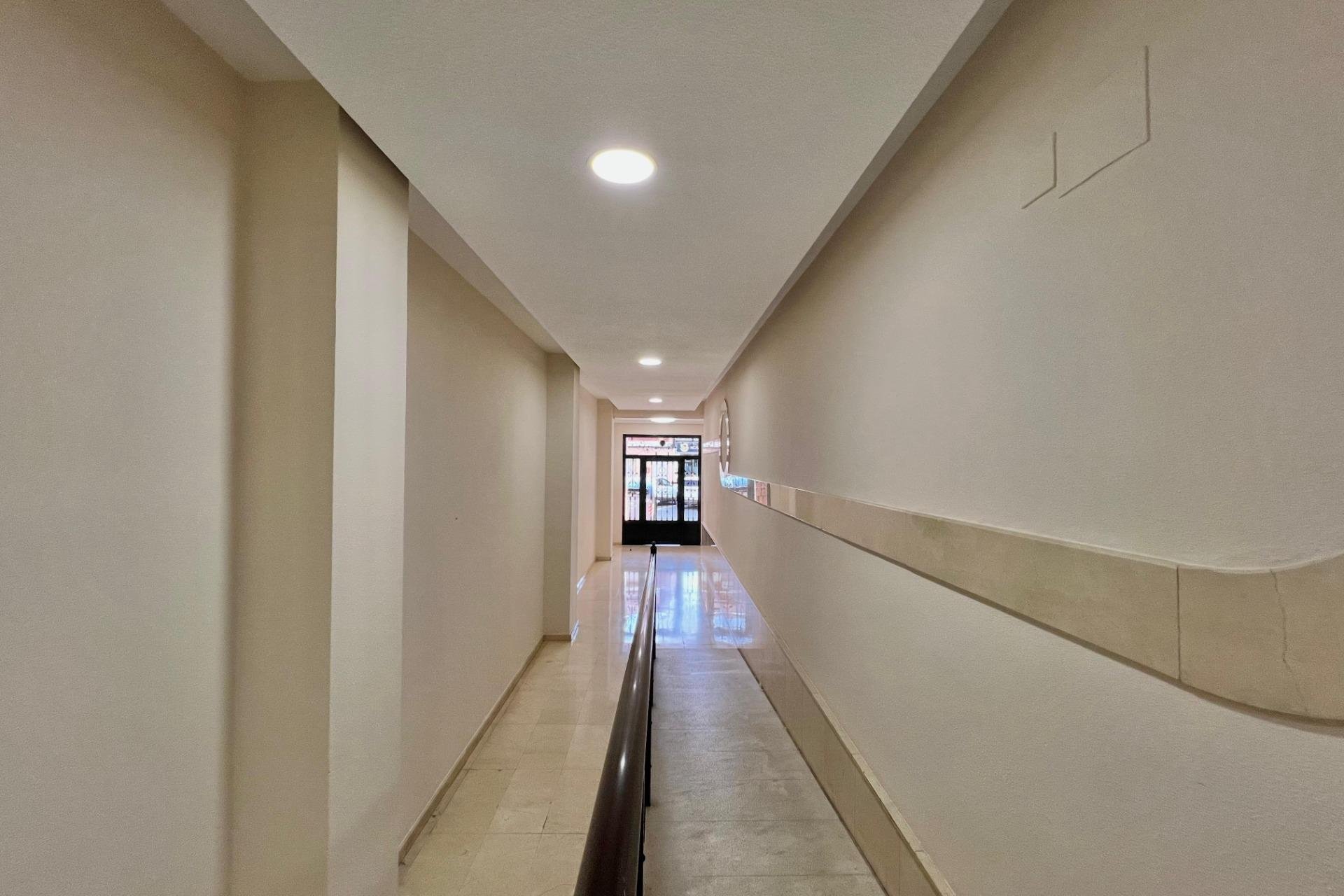 Herverkoop - Appartement -
Torrevieja - Puerto Deportivo