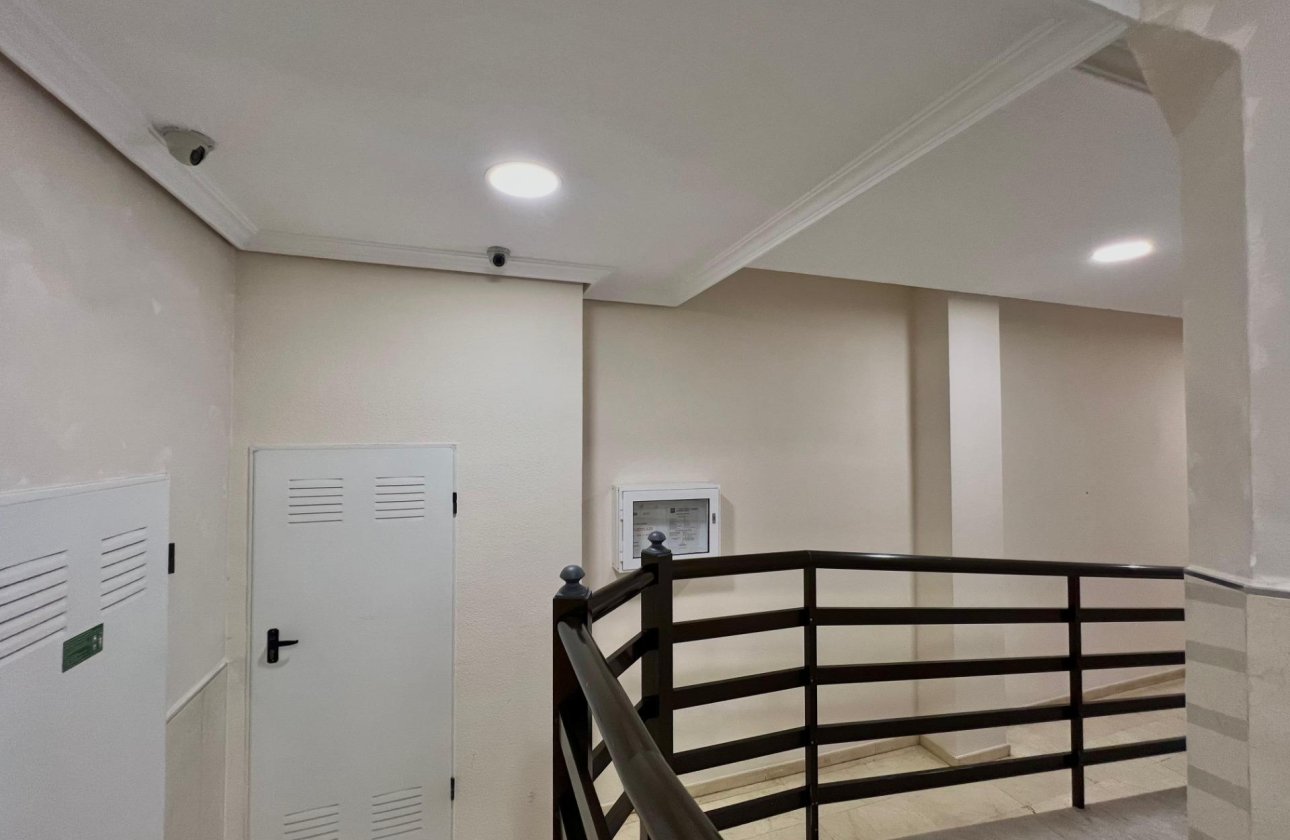 Herverkoop - Appartement -
Torrevieja - Puerto Deportivo