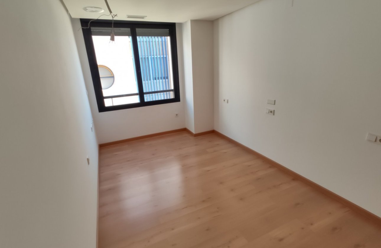 Herverkoop - Appartement -
Torrevieja - Puerto