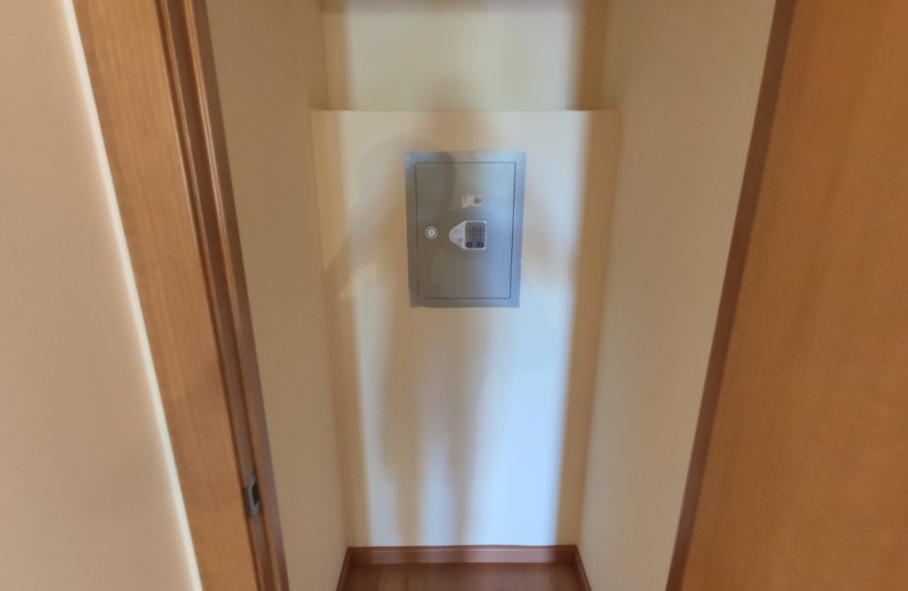 Herverkoop - Appartement -
Torrevieja - Puerto