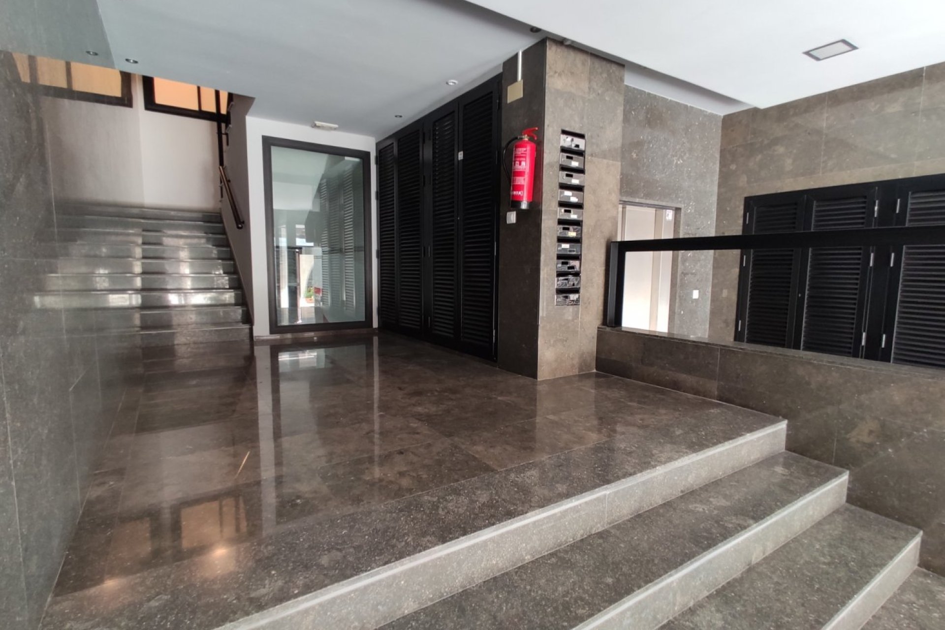 Herverkoop - Appartement -
Torrevieja - Puerto