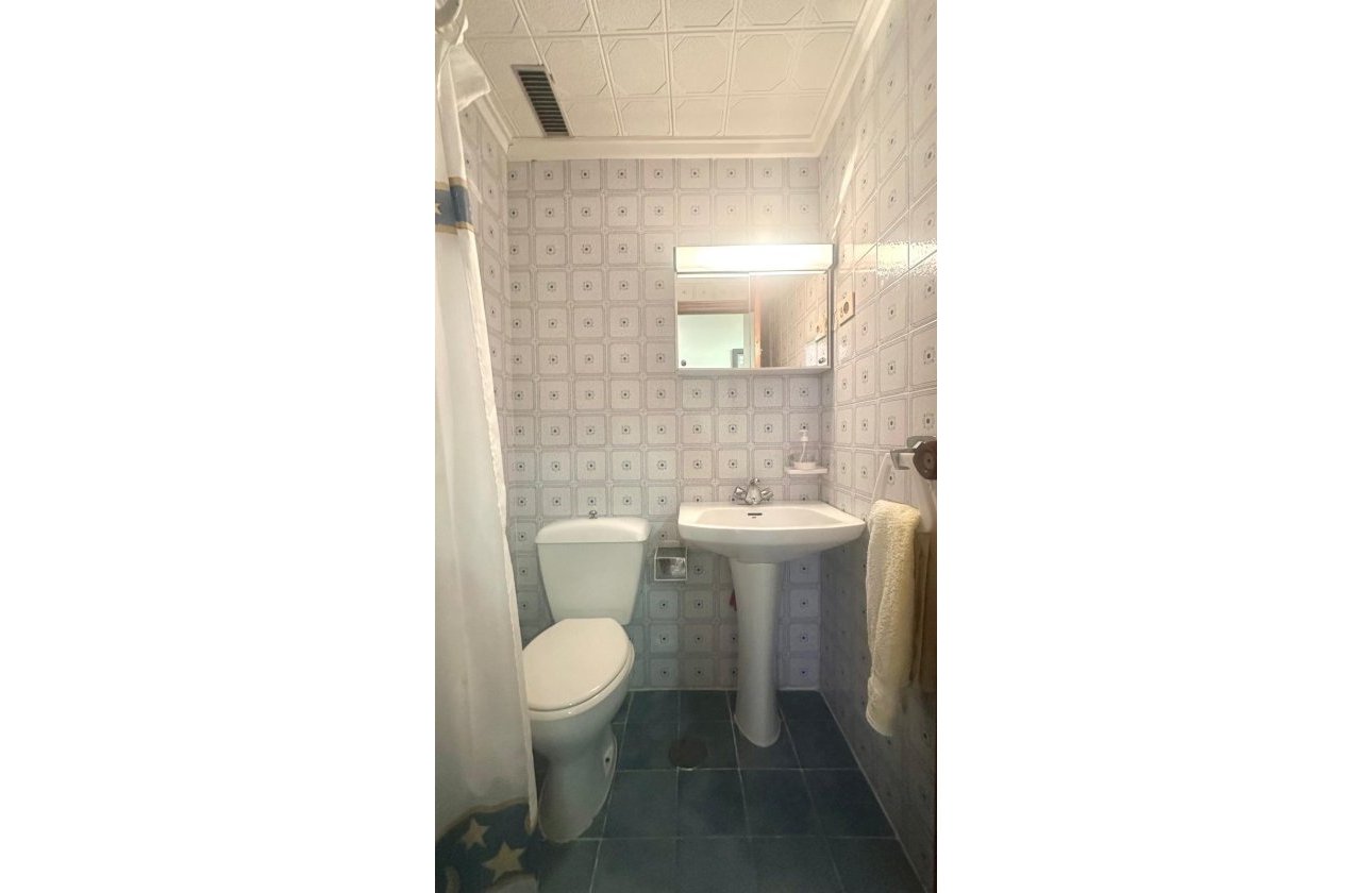 Herverkoop - Appartement -
Torrevieja - Punta Prima