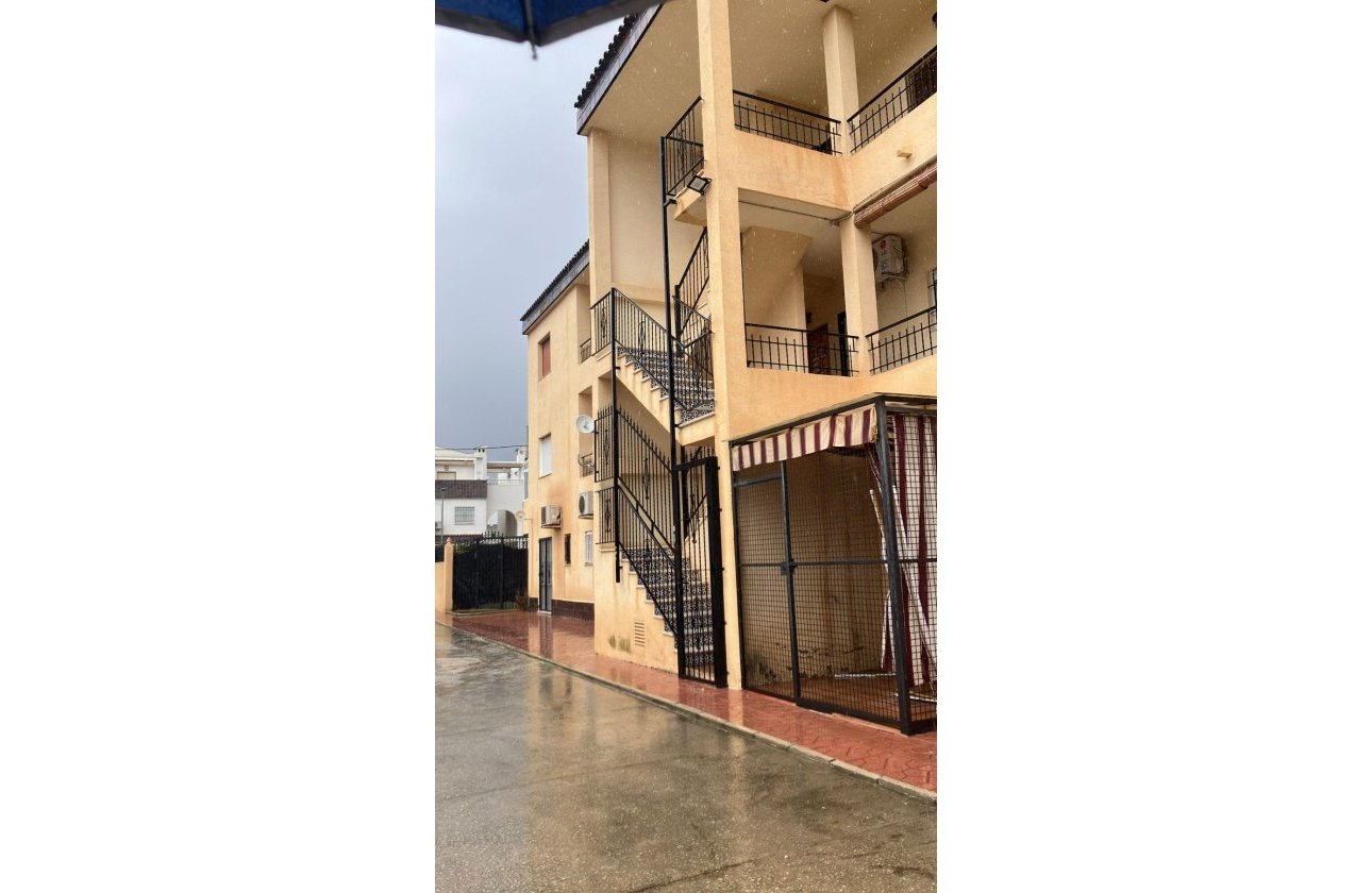 Herverkoop - Appartement -
Torrevieja - Punta Prima