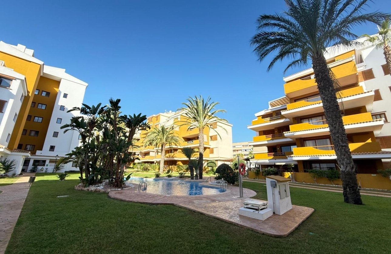 Herverkoop - Appartement -
Torrevieja - Punta Prima
