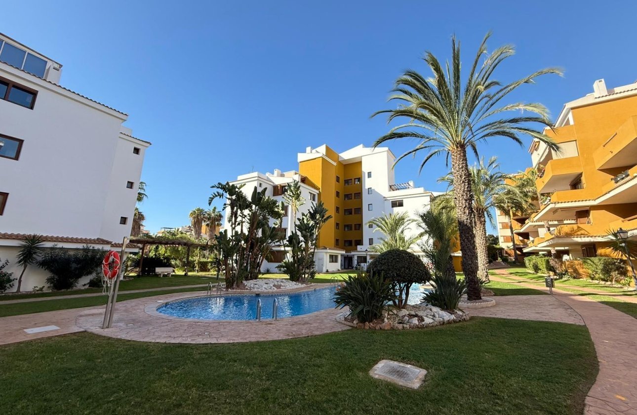 Herverkoop - Appartement -
Torrevieja - Punta Prima