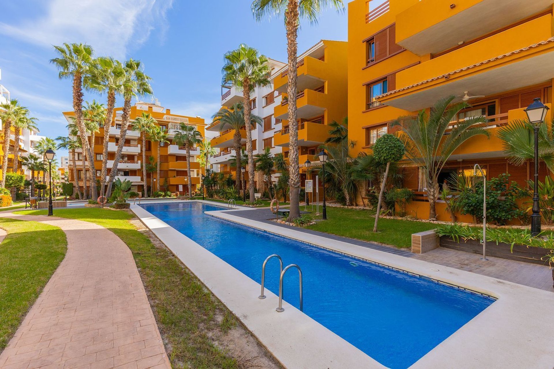 Herverkoop - Appartement -
Torrevieja - Punta Prima